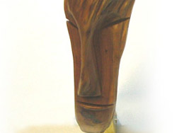 Dettaglio scultura sul manico